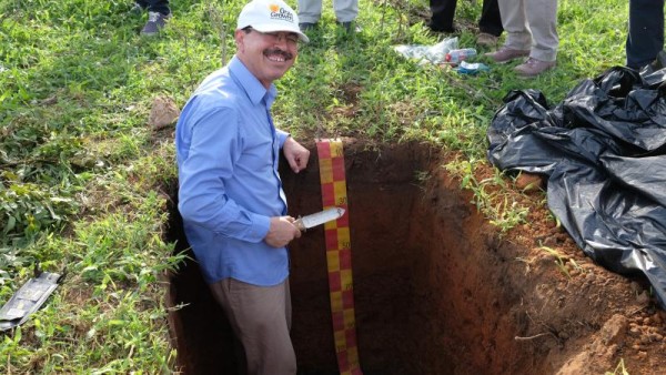 Fieldwork demonstration at Soils4Africa 2023 Annual Project Meeting in Ghana.